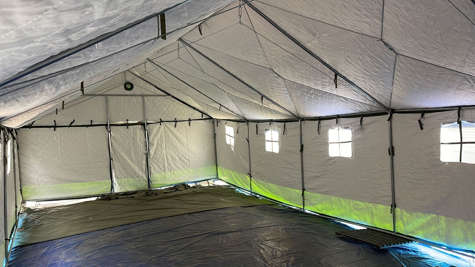 Палатка Каркасная утепленная зеленого цвета 12х6